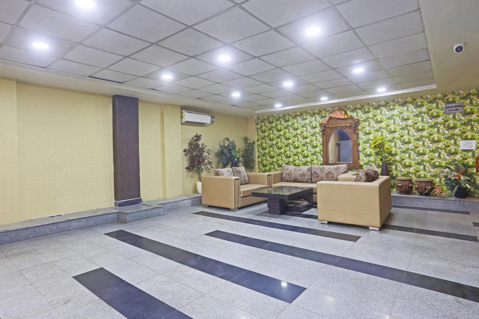 Hotel Aerostar Gold - Opposite Max Healthcare Delhi  Exterior foto